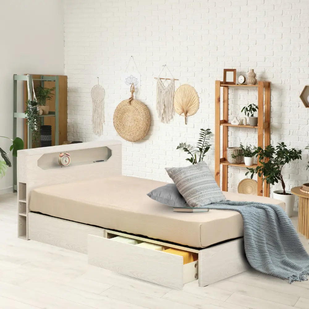 [セミダブル]収納棚・LED照明・コンセント付きのベッドフレーム。引出あり・なしが選べる。北欧風ホワイト木目